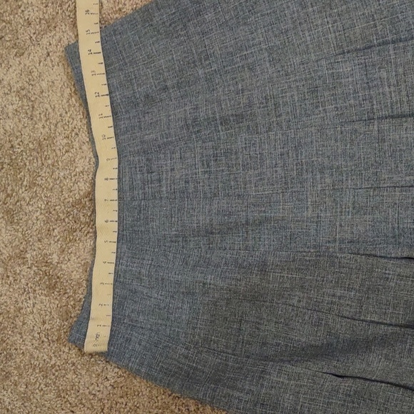 SLIGHTLY USED GRAY SKIRT NO SIZE NO BRAND NAME SIZE 15INCH BY 22INCH - Picture 10 of 11